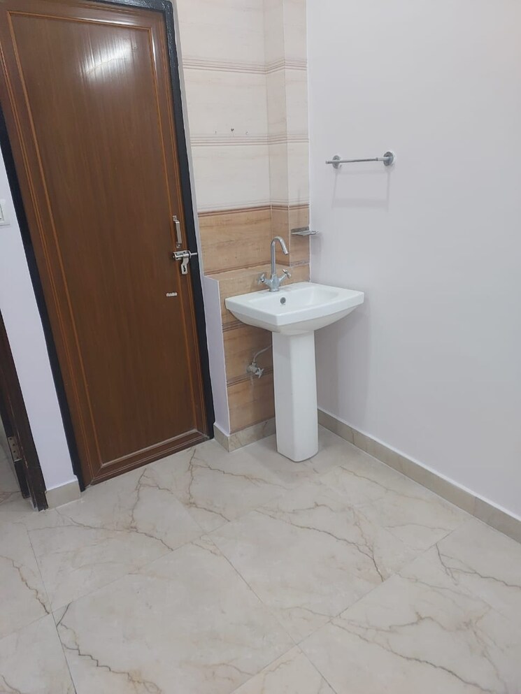 Room, kalkaji 3 Bedroom 2030 Sq.Ft. Builder Floor In Kalkaji Delhi 8565743