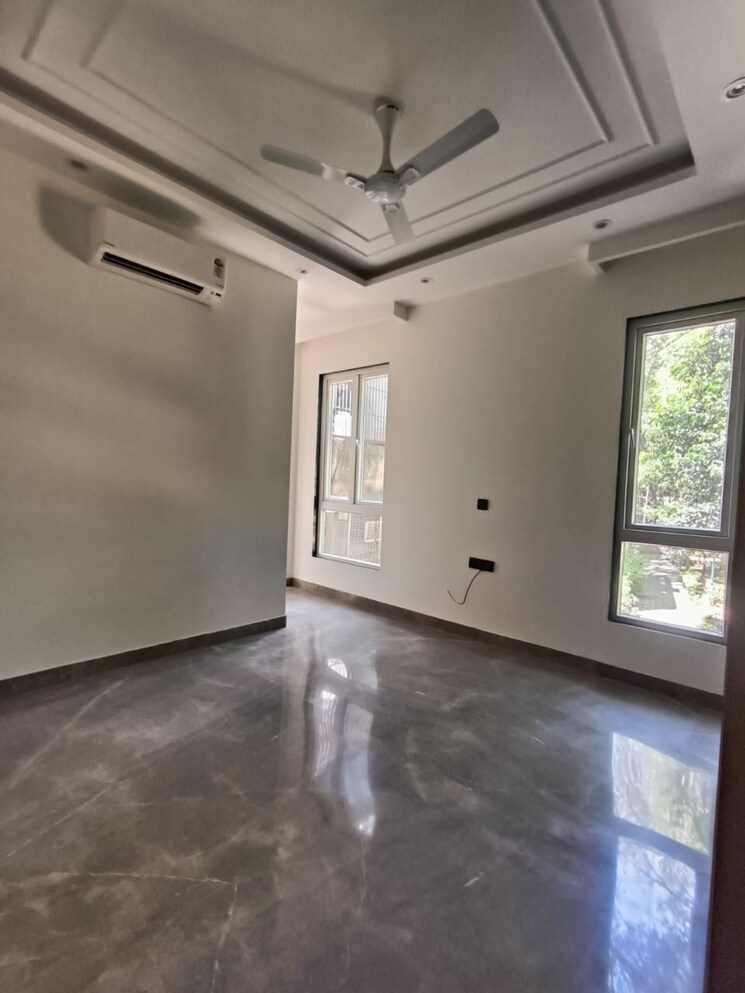 Room, shivalik colony 3 Bedroom 200 Sq.Yd. Builder Floor In Shivalik Colony Delhi 8565642