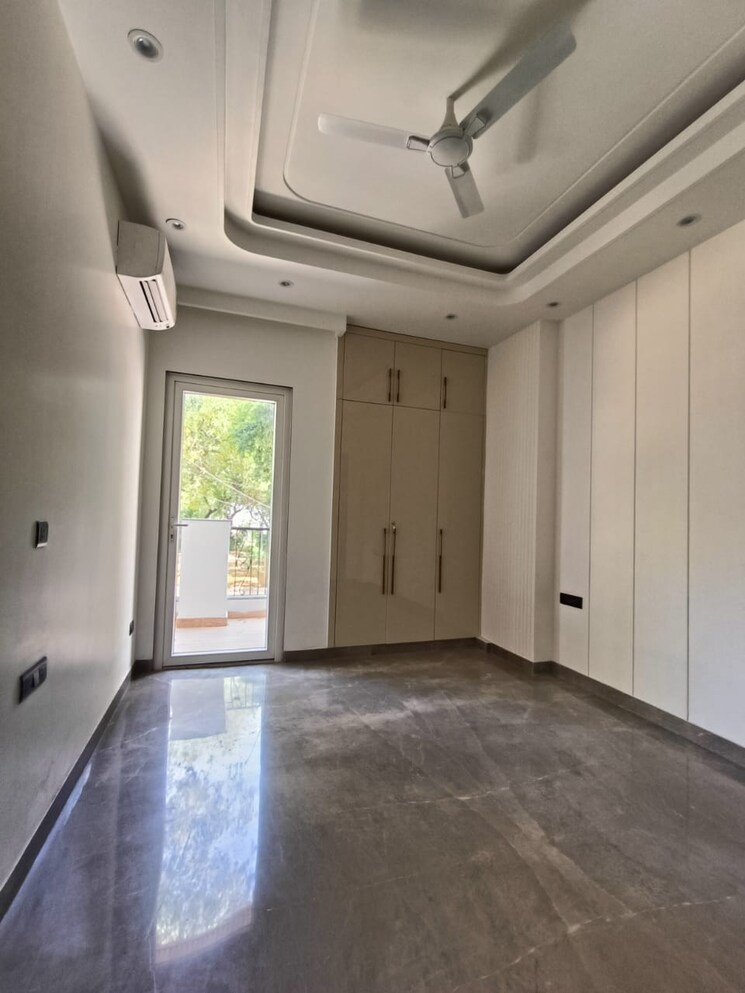 undefined, shivalik colony 3 Bedroom 200 Sq.Yd. Builder Floor In Shivalik Colony Delhi 8565642