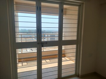 Room in 2 BHK Apartment at Parklane Lifeseasons, Dhanori – for Rent