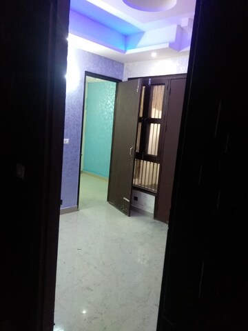 Building Lobby in  Pg at Sector 73 – for Rent
