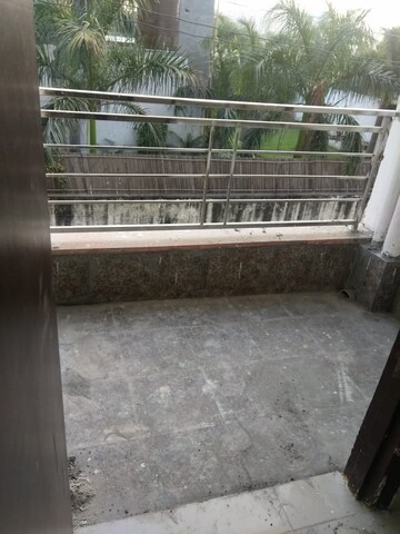 Balcony in  Pg at Sector 73 – for Rent