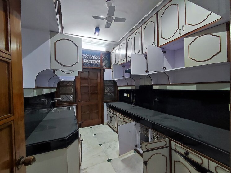 Kitchen, shivalik colony 2 Bedroom 1800 Sq.Ft. Builder Floor In Shivalik Colony Delhi 8565863