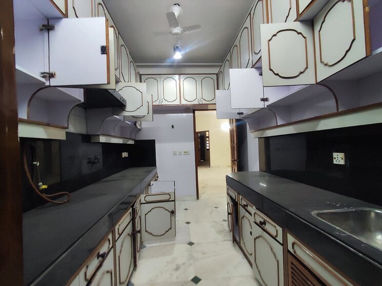 Kitchen, shivalik colony 2 Bedroom 1800 Sq.Ft. Builder Floor In Shivalik Colony Delhi 8565863