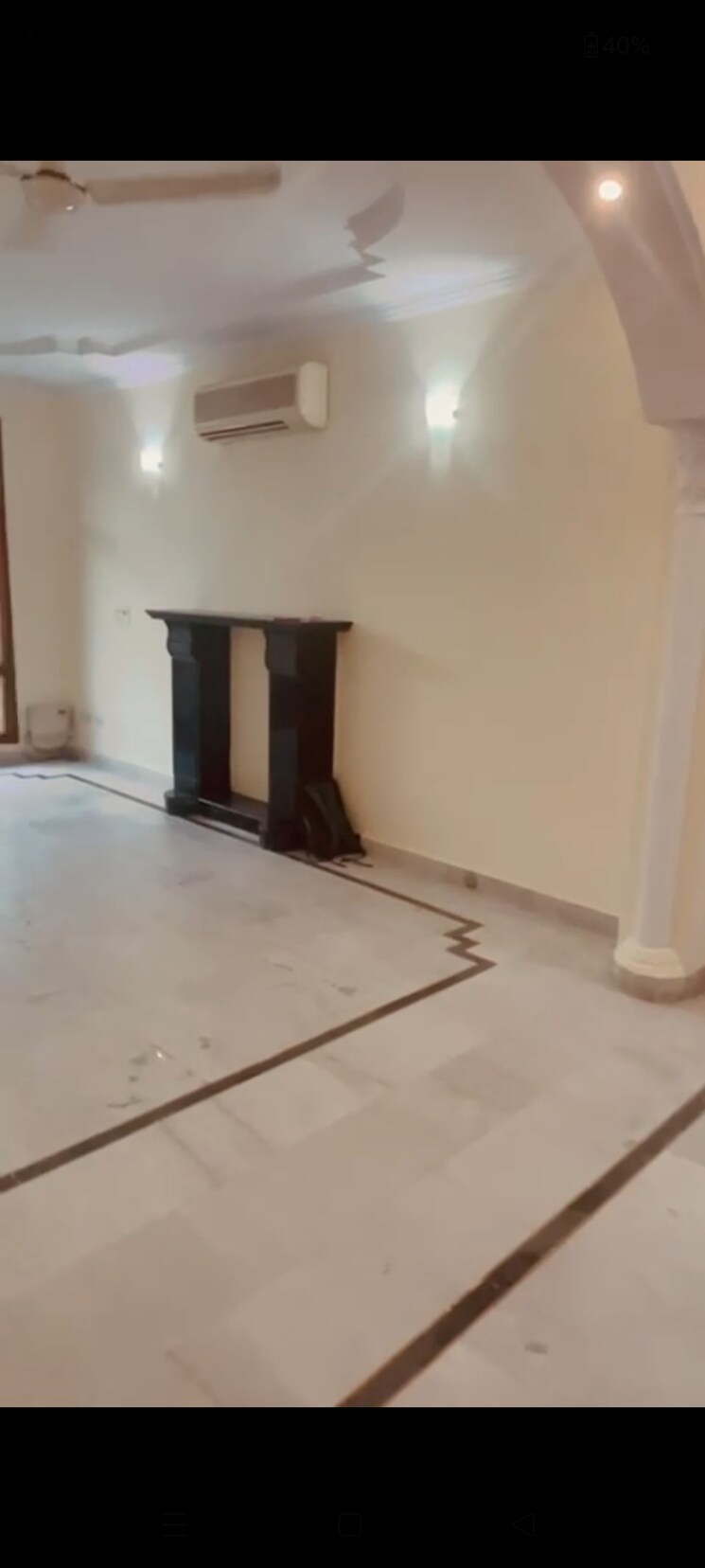 Room, east patel nagar 4 Bedroom 900 Sq.Ft. Independent House In East Patel Nagar Delhi 8565884