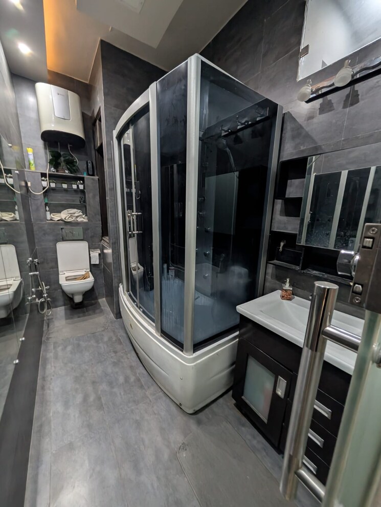 Gym, subhash nagar 2 Bedroom 1000 Sq.Ft. Builder Floor In Subhash Nagar Delhi 8566071