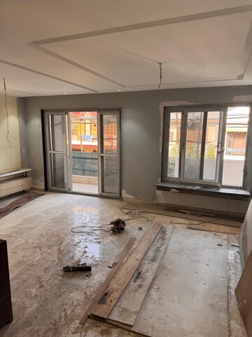 Room in 3 BHK Villa at Sector 49 – for Sale