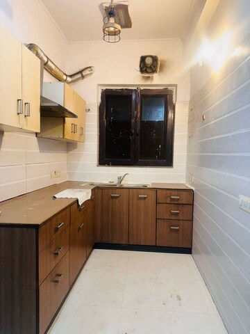 Kitchen in 2.5 BHK Builder Floor at MVL IPark, Sector 15 – for Rent