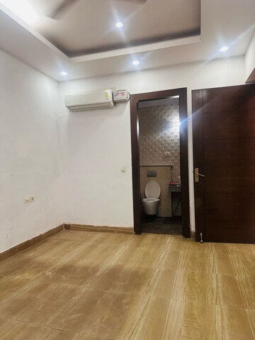 Room in 2.5 BHK Builder Floor at MVL IPark, Sector 15 – for Rent