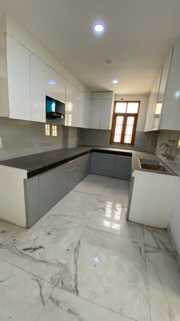 Kitchen in 3 BHK Builder Floor at M3M Soulitude, Sector 89 – for Sale