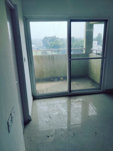 Room in 3 BHK Apartment at Sargam Apartment, Jankipuram – for Rent