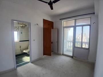 Room in 2 BHK Builder Floor at SS Mayfield Gardens, Sector 51 – for Rent