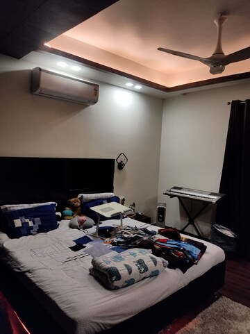 Bedroom in 4 BHK Builder Floor at Sushant Lok ii – for Rent