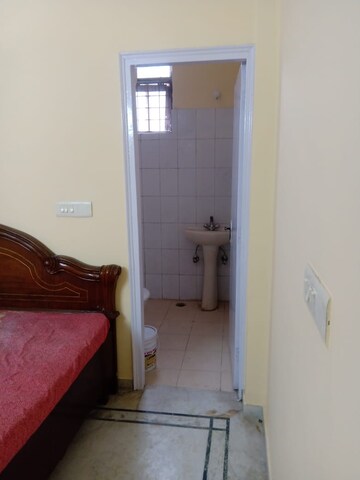 Bathroom in 3 BHK Apartment at Ardee City The Residency, Sector 52 – for Rent