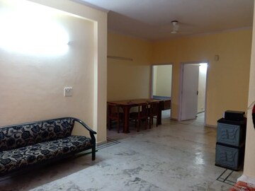 Room in 3 BHK Apartment at Ardee City The Residency, Sector 52 – for Rent