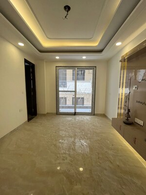 Room in 3.5 BHK Builder Floor at Sector 49 – for Sale