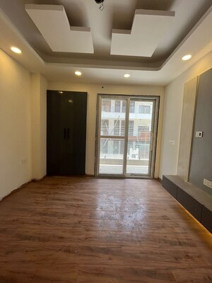 Room in 3.5 BHK Builder Floor at Sector 49 – for Sale