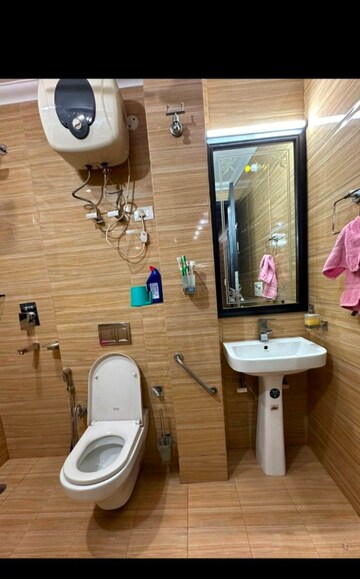 Bathroom in 2 BHK Builder Floor at RWA Residential Society Sector 46, Sector 46 – for Rent