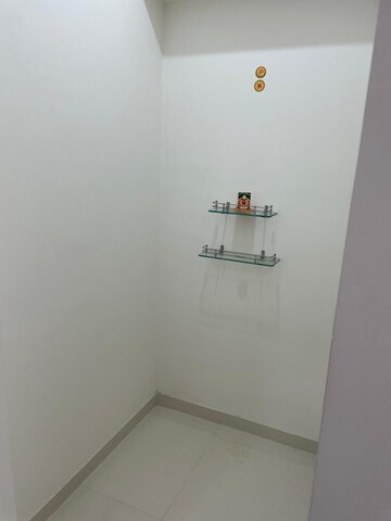 Room in 2 BHK Apartment at Lodha Amara, Kolshet Road – for Rent