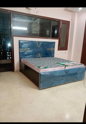 Bedroom in 2 BHK Builder Floor at SAS Tower, Sector 38 – for Rent
