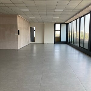 Room in  Office Space at Andheri West – for Sale