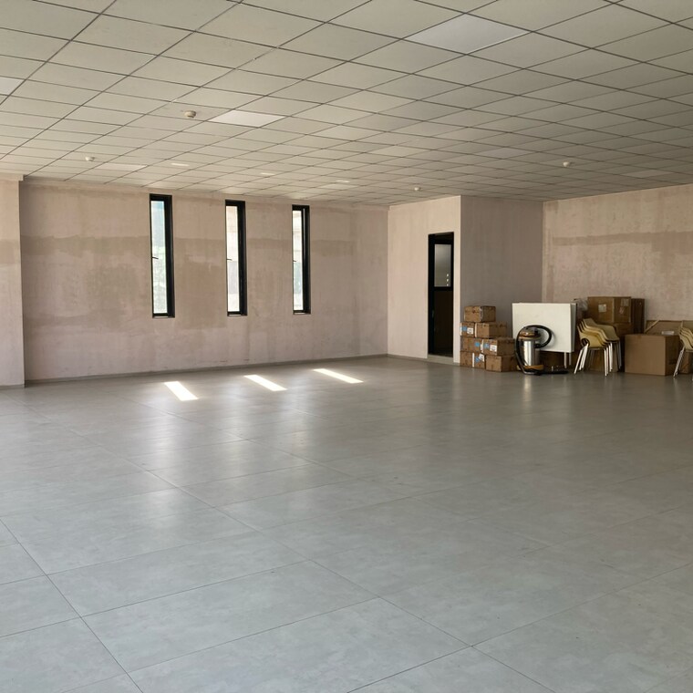 Room, andheri west Commercial Office Space 2003 Sq.Ft. In Andheri West Mumbai 8567207