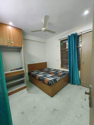 Living Room in 2 BHK Builder Floor at Dlf Phase V – for Rent