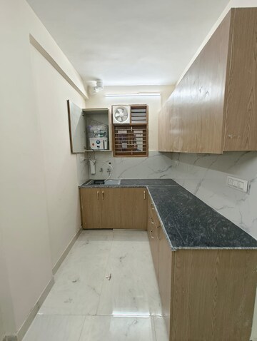 Kitchen in 2 BHK Builder Floor at Dlf Phase V – for Rent