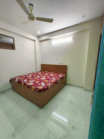 Bedroom in 2 BHK Builder Floor at Dlf Phase V – for Rent