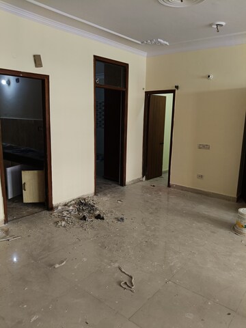 Room in 3 BHK Builder Floor at Dhakoli Village – for Rent