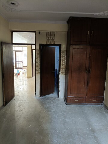 Room in 3 BHK Builder Floor at Dhakoli Village – for Rent