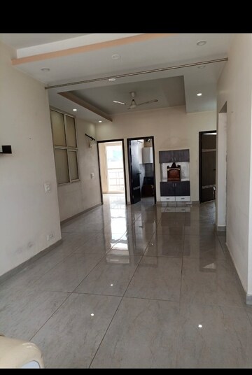 Building Lobby in 3 BHK Builder Floor at RWA Residential Society Sector 46, Sector 46 – for Rent