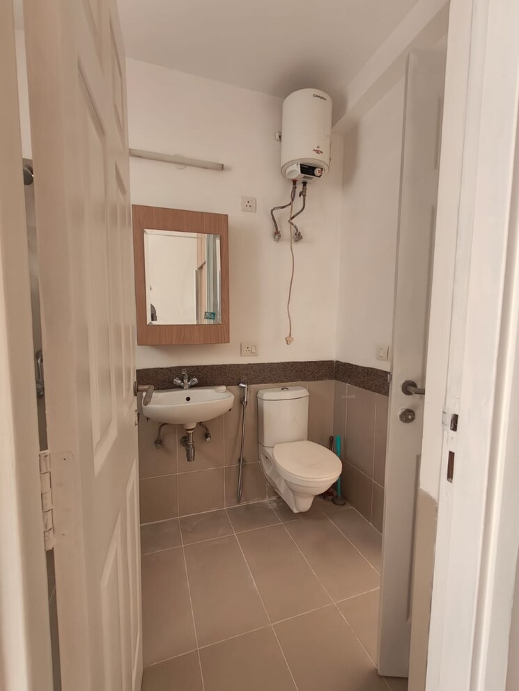 Bathroom, emaar-emerald-floors 3 Bedroom 1380 Sq.Ft. Apartment In Sector 65 Gurgaon 8567533