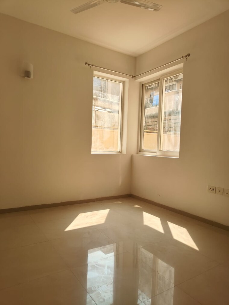 Room, emaar-emerald-floors 3 Bedroom 1380 Sq.Ft. Apartment In Sector 65 Gurgaon 8567533