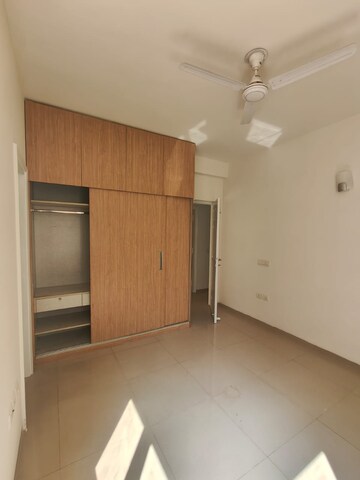 Room in 3 BHK Apartment at Emaar Emerald Floors, Sector 65 – for Sale