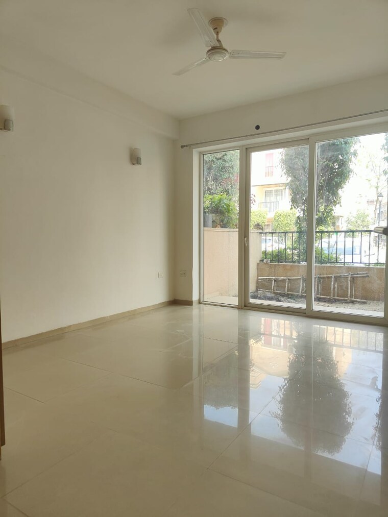 Room, emaar-emerald-floors 3 Bedroom 1380 Sq.Ft. Apartment In Sector 65 Gurgaon 8567533