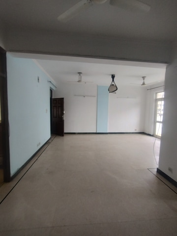 Bathroom in 2 BHK Apartment at Ansal Sushant Lok I, Sector 43 – for Rent