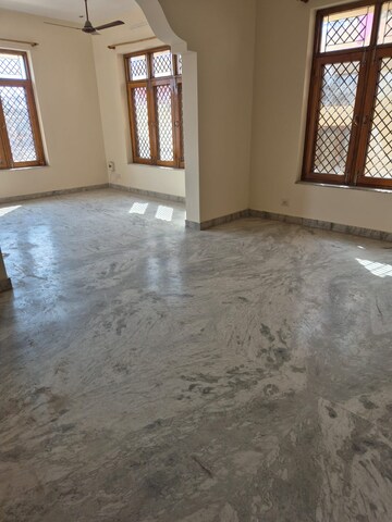 Room in 3 BHK Independent House at Sahastradhara – for Rent