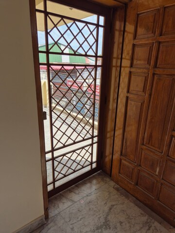 Room in 3 BHK Independent House at Sahastradhara – for Rent