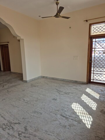 Room in 3 BHK Independent House at Sahastradhara – for Rent