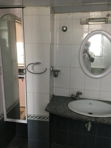 Bathroom in 1 BHK Apartment at Tardeo – for Rent