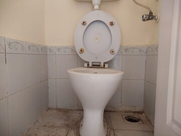 Bathroom in 1 BHK Apartment at Mountain Breeze, Powai – for Rent