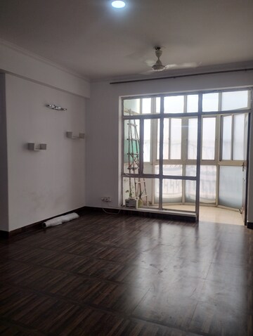 Room in 3 BHK Apartment at Ansal Sushant Lok I, Sector 43 – for Rent
