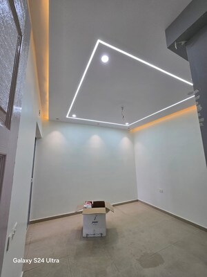 Furnished Amenities in 2 BHK Apartment at Landcraft Golflinks Plaza, Pandav Nagar – for Sale