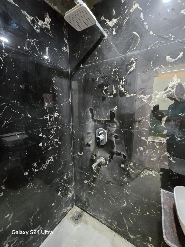  Parking, landcraft-golflinks-plaza 2 Bedroom 1135 Sq.Ft. Apartment In Pandav Nagar Ghaziabad 8567680