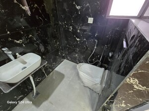 Master Bedroom in 2 BHK Apartment at Landcraft Golflinks Plaza, Pandav Nagar – for Sale