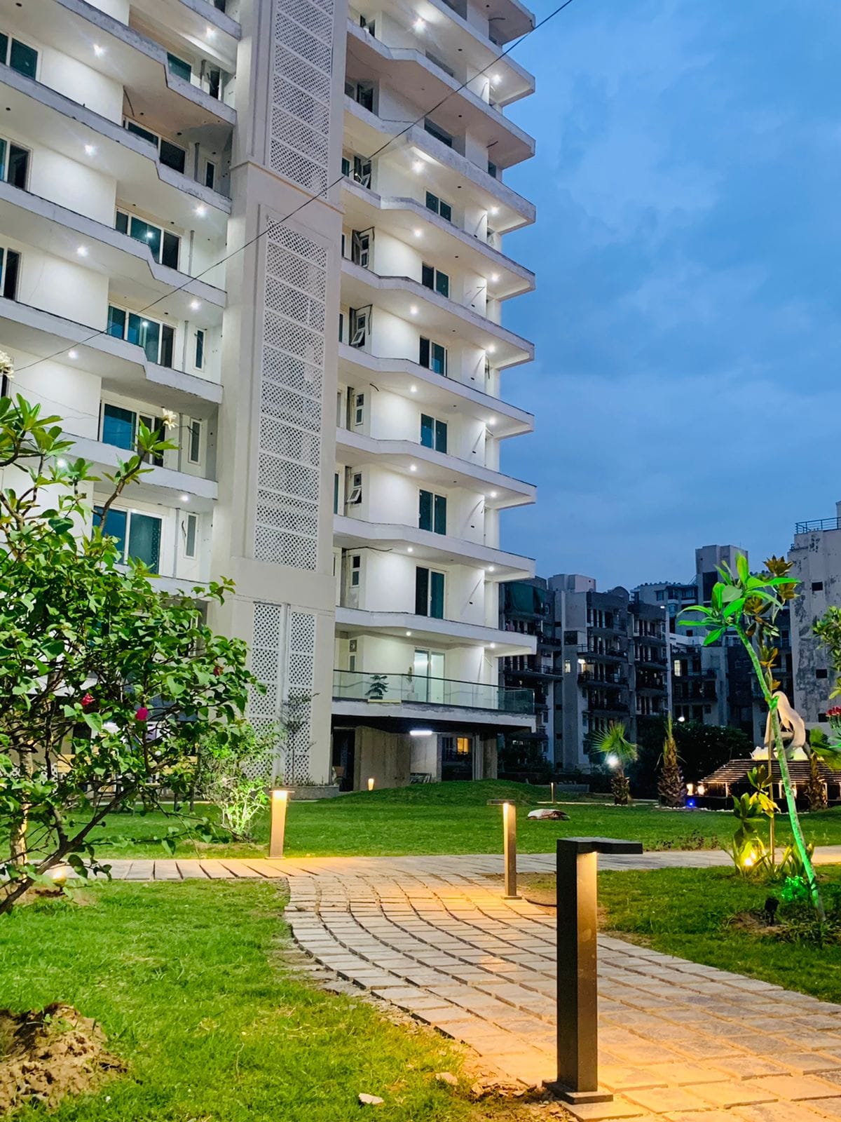 3.5 BHK + Servant Room Apartment For Sale in Hermitage Centralis