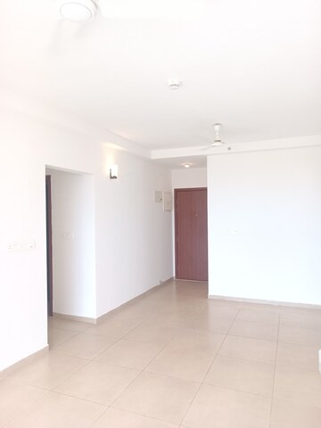 Room in 2.5 BHK Apartment at Bhartiya Nikoo Homes, Thanisandra Main Road – for Rent