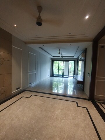 Building Lobby in 4 BHK Builder Floor at Ansal Sushant Lok I, Sector 43 – for Rent