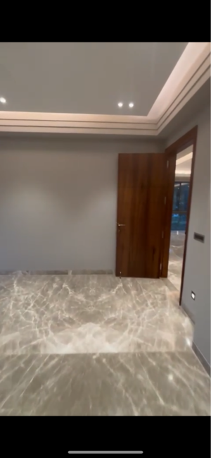 Room in 4 BHK Builder Floor at Unitech Deerwood Chase, Nirvana Country – for Sale